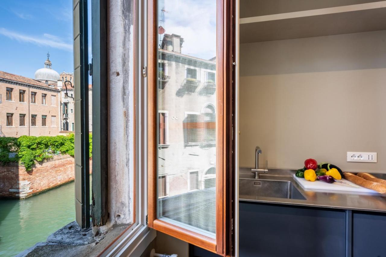 Palazzo Borgoloco Apartment เวนิส ภายนอก รูปภาพ