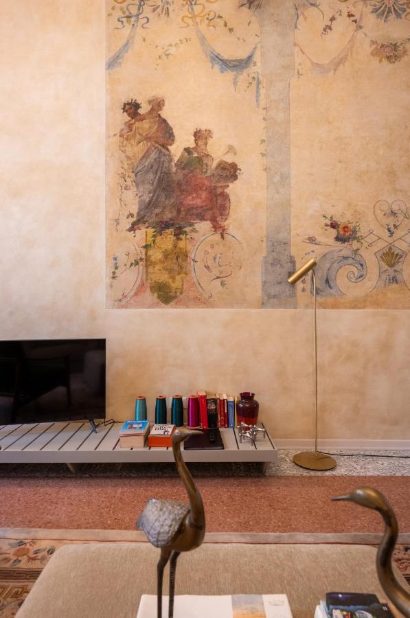 Palazzo Borgoloco Apartment เวนิส ภายนอก รูปภาพ
