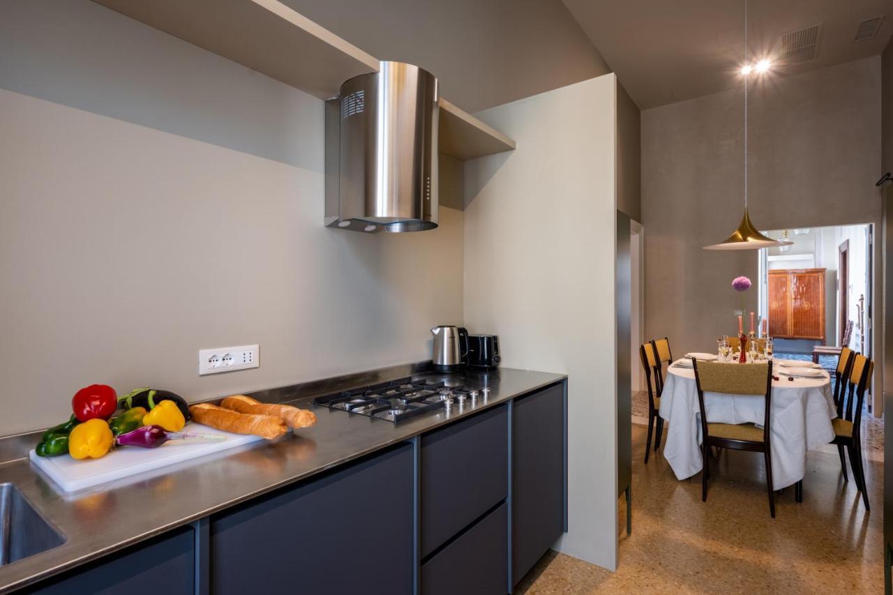 Palazzo Borgoloco Apartment เวนิส ภายนอก รูปภาพ