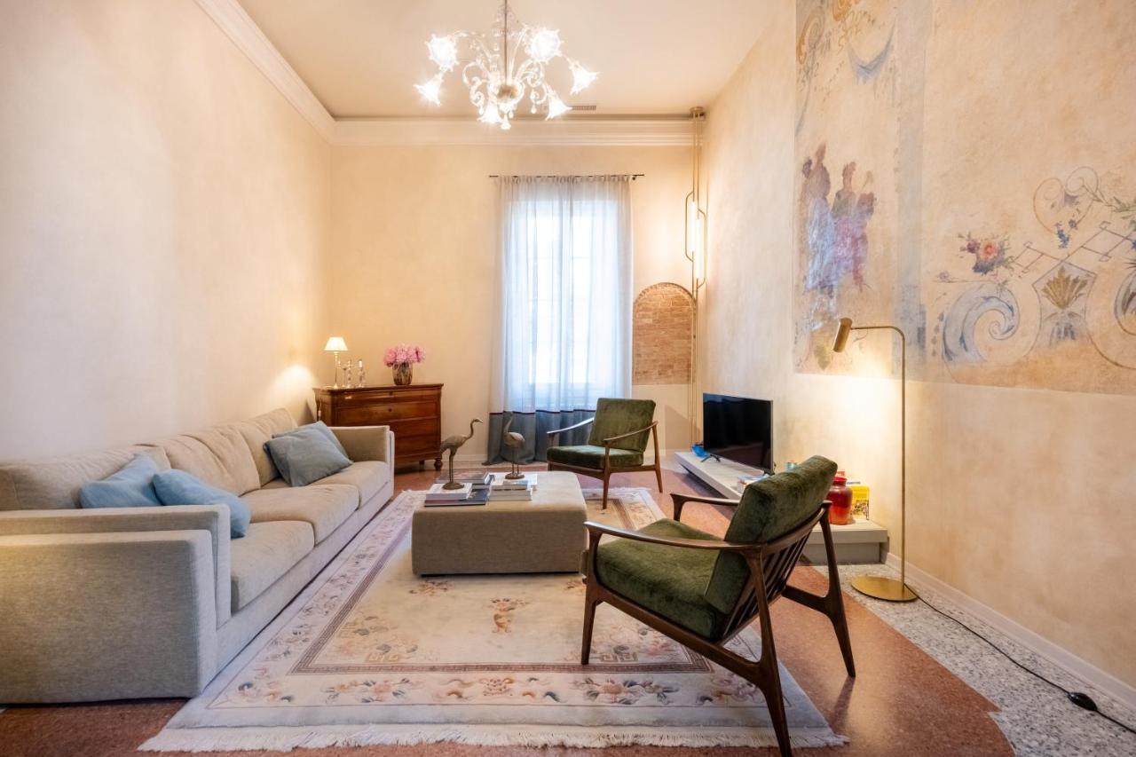 Palazzo Borgoloco Apartment เวนิส ภายนอก รูปภาพ