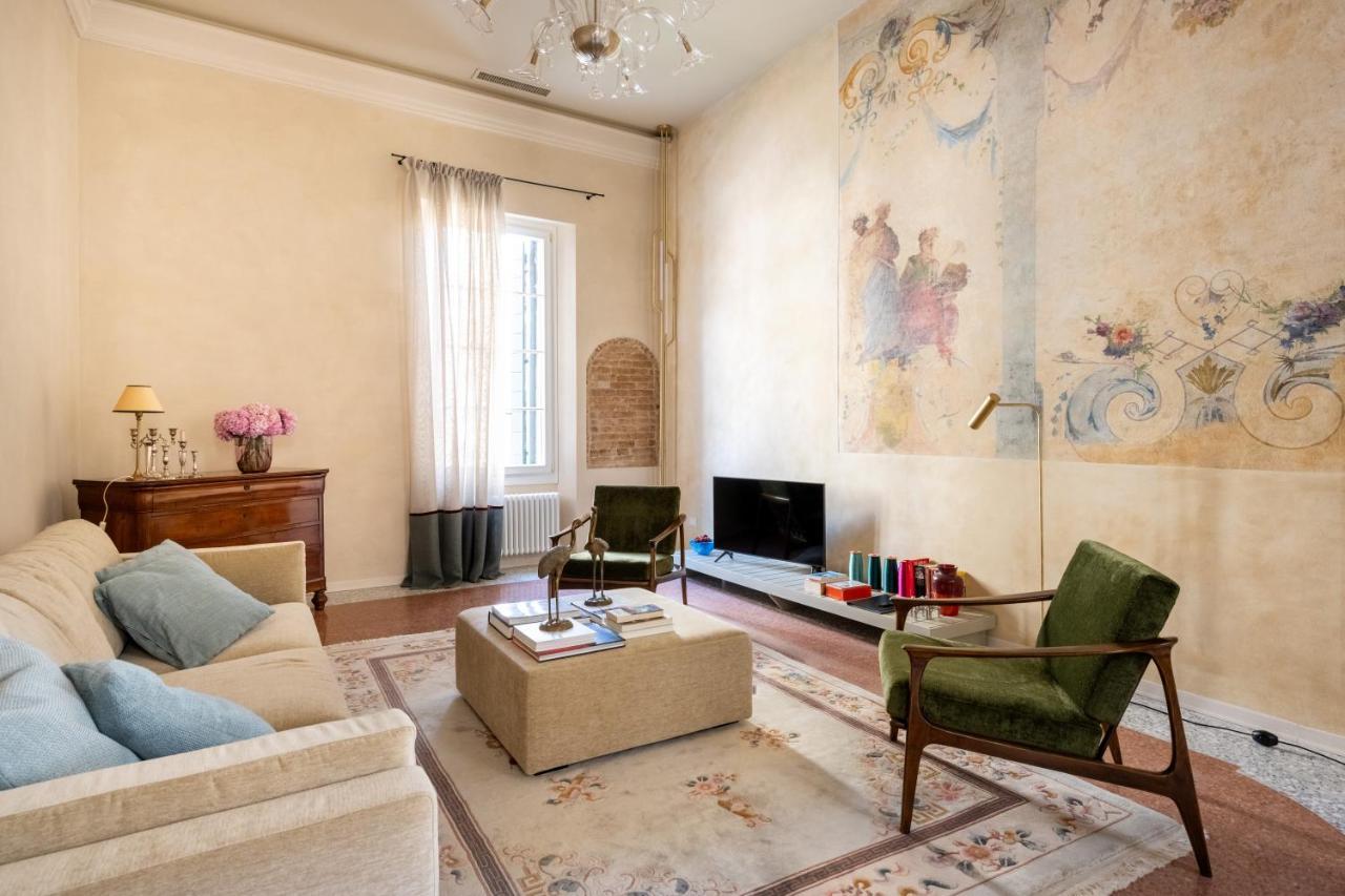 Palazzo Borgoloco Apartment เวนิส ภายนอก รูปภาพ