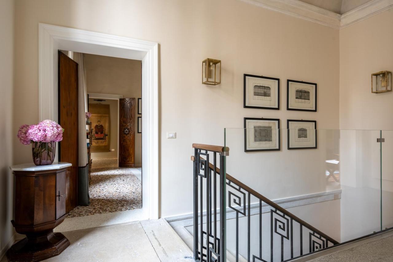 Palazzo Borgoloco Apartment เวนิส ภายนอก รูปภาพ