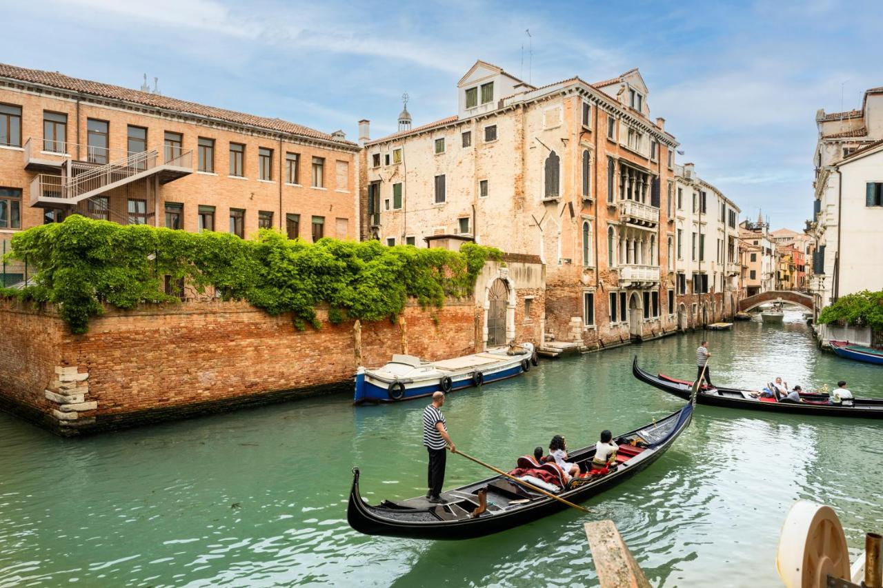 Palazzo Borgoloco Apartment เวนิส ภายนอก รูปภาพ
