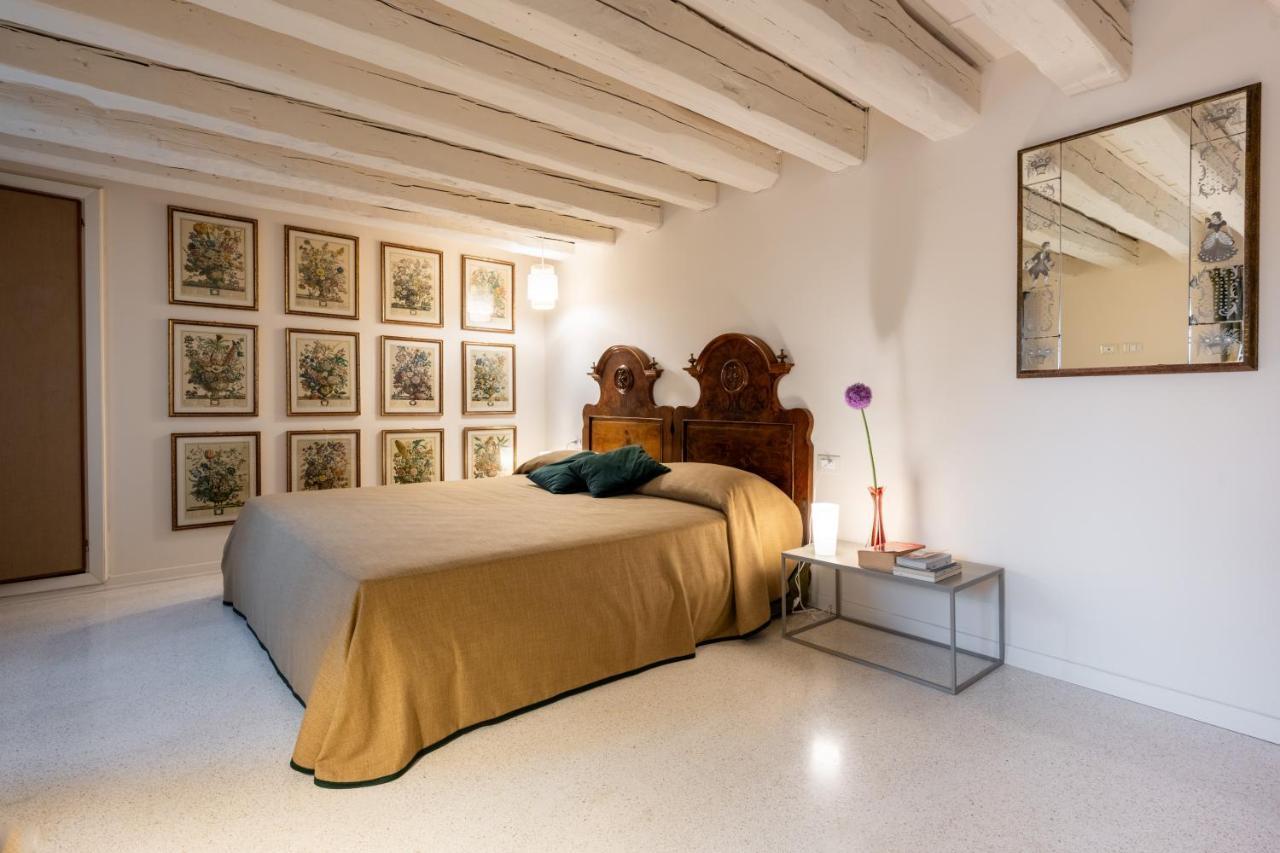 Palazzo Borgoloco Apartment เวนิส ภายนอก รูปภาพ